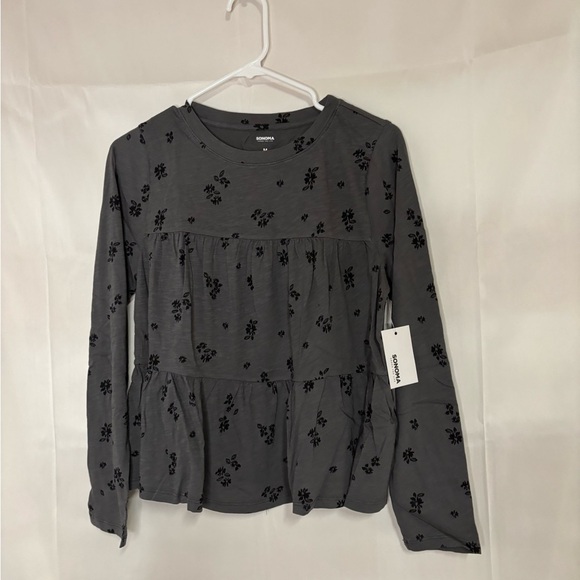 New with tags, womens size medium shirt, #C743 - Picture 1 of 4